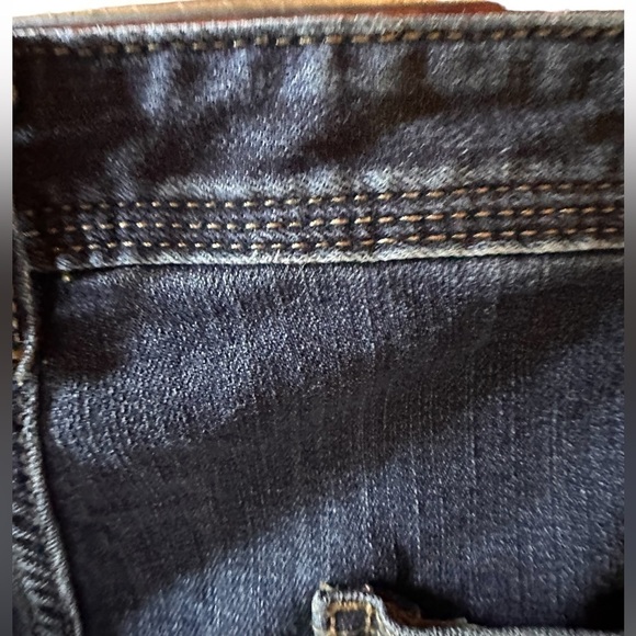 Carhartt size 12 regular slim fit carpenter jeans. Great details! EUC - Picture 10 of 16